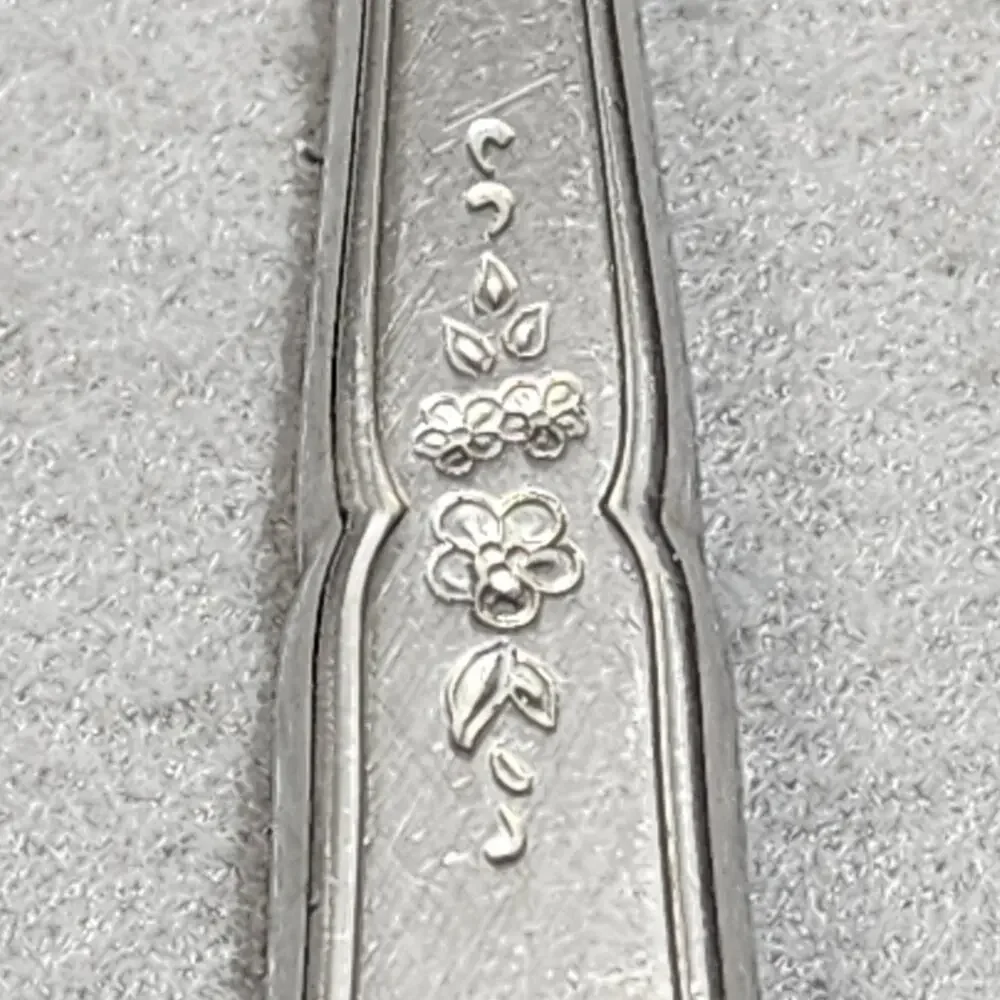 Oneida ashmore floral